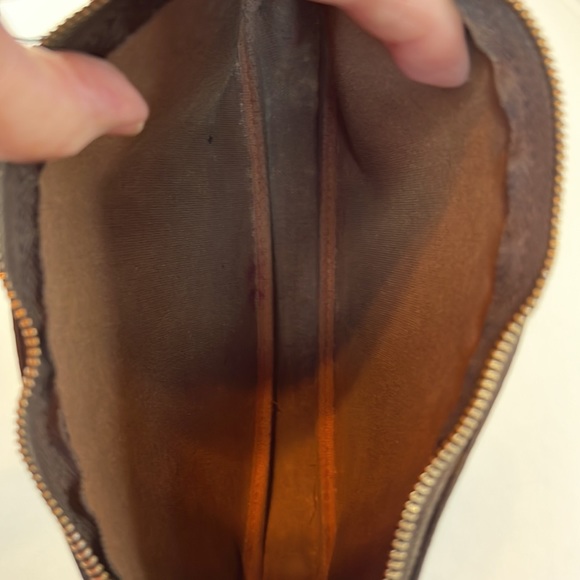 Louis Vuitton Pochette Monogram Canvas - Picture 13 of 16